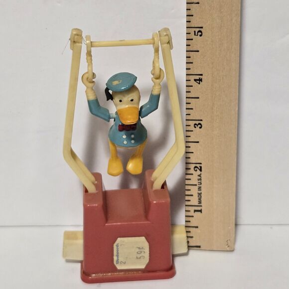 Vintage 1960s Donald Duck Tricky Trapeze Push Button String Toy Disney - Picture 9 of 10